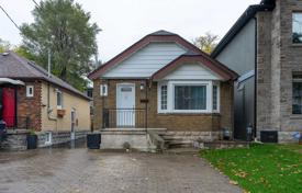 Maison en ville – Pape Avenue, Toronto, Ontario,  Canada. C$1,188,000