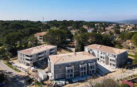Appartement – Lambesc, Bouches-du-Rhône, Provence-Alpes-Côte d'Azur,  France. From 321,000 €