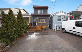 9 pièces maison en ville à Old Toronto, Canada. C$1,702,000