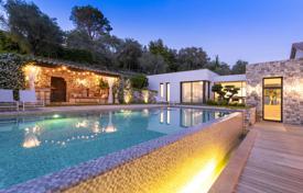 8 pièces maison de campagne à Mougins, France. 14,000 € par semaine