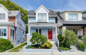 2 pièces maison en ville à Woodbine Avenue, Canada. C$1,054,000