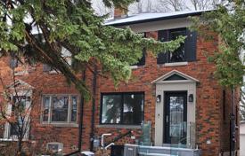 Maison mitoyenne – East York, Toronto, Ontario,  Canada. C$2,051,000