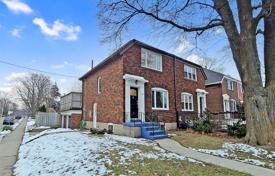 3 pièces maison mitoyenne à East York, Canada. C$1,759,000