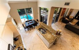 Maison en ville – Aventura, Floride, Etats-Unis. $1,850,000