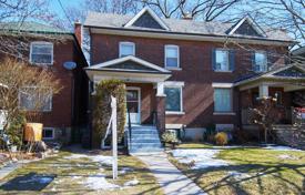 Maison mitoyenne – York, Toronto, Ontario,  Canada. C$1,381,000