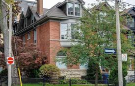 5 pièces maison en ville à Old Toronto, Canada. C$2,067,000