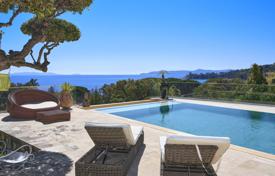 Villa – Le Lavandou, Côte d'Azur, France. 4,400,000 €