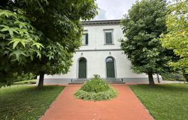 Villa 477 m² en Pisa, Italie. 990,000 €