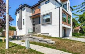 5 pièces maison en ville à Etobicoke, Canada. C$2,122,000