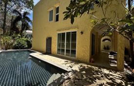 5 pièces villa 230 m² en Phuket, Thaïlande. $233,000