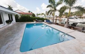 Villa – North Miami Beach, Floride, Etats-Unis. $1,750,000