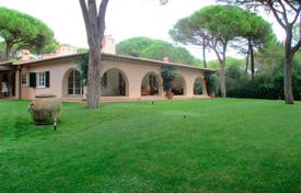Villa – Roccamare, Toscane, Italie. $11,700 par semaine