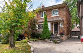 3 pièces maison en ville en York, Canada. C$1,949,000