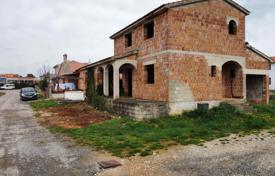 Maison en ville – Pula, Comté d'Istrie, Croatie. 230,000 €
