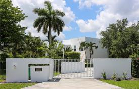 Villa – Miami, Floride, Etats-Unis. 1,382,000 €