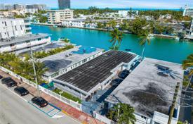 Maison en ville – Miami Beach, Floride, Etats-Unis. $2,000,000