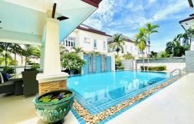 4 pièces villa 504 m² en Pattaya, Thaïlande. $500,000