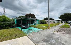 Maison en ville – Miami Gardens, Miami, Floride,  Etats-Unis. $500,000