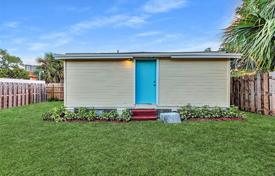 Maison en ville – West Palm Beach, Floride, Etats-Unis. $369,000