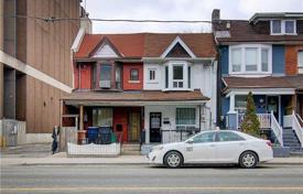 Maison mitoyenne – Dufferin Street, Toronto, Ontario,  Canada. C$1,218,000