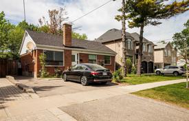 4 pièces maison en ville à North York, Canada. C$1,996,000