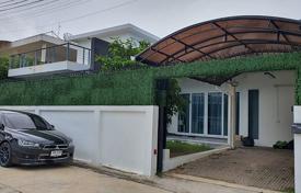 4 pièces maison en ville 500 m² en Pattaya, Thaïlande. $136,000
