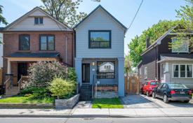 Maison en ville – East York, Toronto, Ontario,  Canada. C$1,152,000