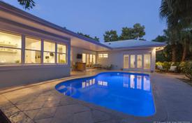 Villa – Fort Lauderdale, Floride, Etats-Unis. $2,275,000