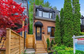 Maison mitoyenne – Logan Avenue, Toronto, Ontario,  Canada. C$1,921,000