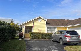 Maison en ville – West End, Miami, Floride,  Etats-Unis. $611,000