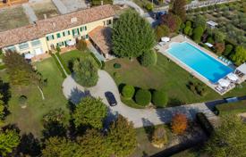 15 pièces villa 700 m² à Asti, Italie. Price on request