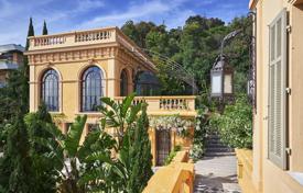 24 pièces villa 30 m² à Cannes, France. 32,000 € par semaine