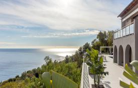 Villa – Èze, Côte d'Azur, France. 5,350,000 €