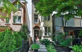 Maison en ville – Logan Avenue, Toronto, Ontario,  Canada. C$1,721,000