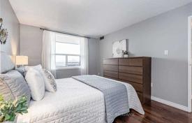 4 pièces appartement à Lake Shore Boulevard West, Canada. C$819,000