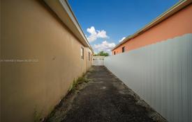 Maison en ville – Hialeah, Floride, Etats-Unis. $2,000,000