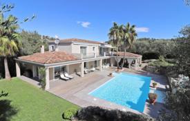 Villa – Mougins, Côte d'Azur, France. 1,870,000 €
