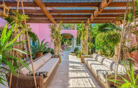 Villa – Pine Tree Drive, Miami Beach, Floride,  Etats-Unis. $5,950,000