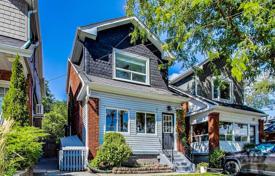 Maison en ville – East York, Toronto, Ontario,  Canada. C$1,148,000