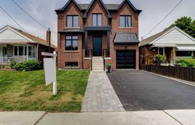 4 pièces maison en ville à East York, Canada. C$2,167,000