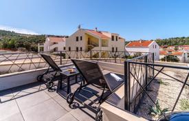 Appartement – Sutivan, Comté de Split-Dalmatie, Croatie. 228,000 €