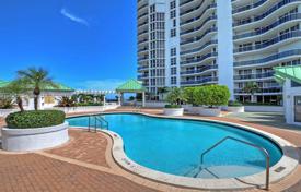 Copropriété – North Miami Beach, Floride, Etats-Unis. $989,000