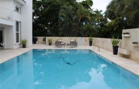 Villa – Coral Gables, Floride, Etats-Unis. $2,995,000
