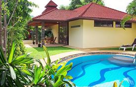 Villa – Phuket, Thaïlande. $1,440 par semaine