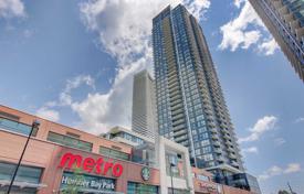 3 pièces appartement à Lake Shore Boulevard West, Canada. C$868,000