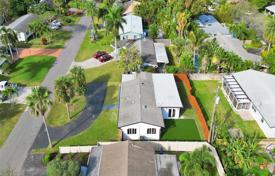 Maison en ville – Wilton Manors, Broward, Floride,  Etats-Unis. $999,000