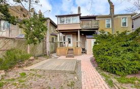 Maison mitoyenne – Queen Street East, Toronto, Ontario,  Canada. C$2,057,000