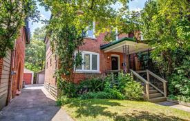 Maison en ville – East York, Toronto, Ontario,  Canada. C$1,488,000