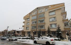 Duplex au Centre Avec Vue Sur Ville à Ankara. $234,000