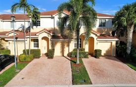 Maison en ville – Boynton Beach, Floride, Etats-Unis. $440,000